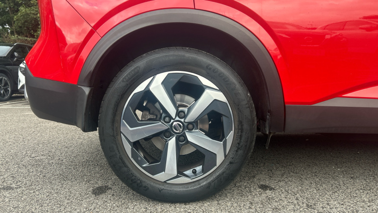 Nissan Qashqai 1.3 DiG-T MH 158 N-Connecta 5dr Xtronic Petrol Hatchback